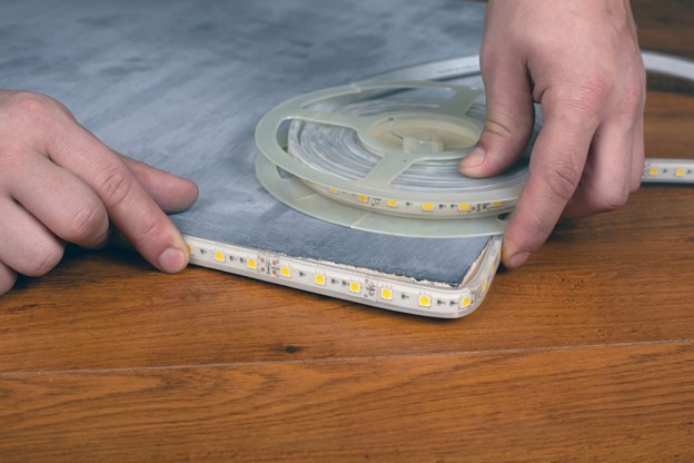 نصب ال ای دی نواری بدون نیاز به سیمکشی